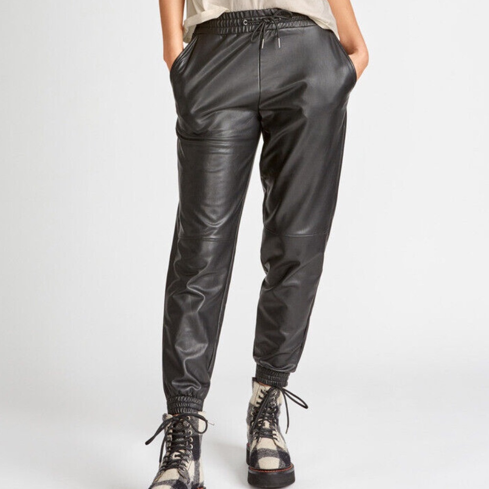 COPY - HUE Women's Black Leatherette High Rise Jogger Pants -Sleek Effect Size M